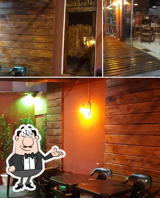 O interior do Nossa Pizza Bar e PIZZARIA