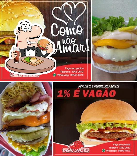 Experimente um hambúrguer no Vagão Lanches