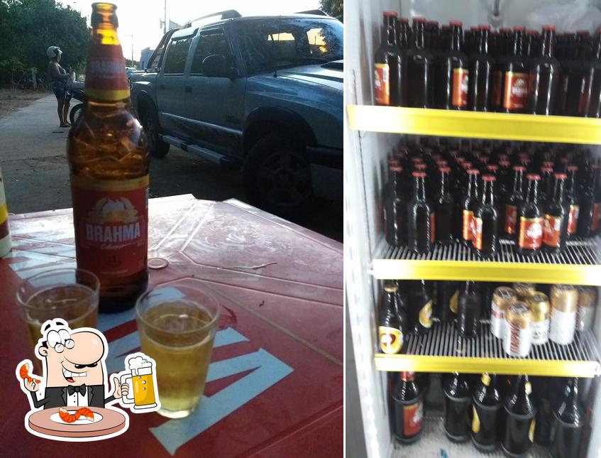 Desfute uma tulipa de cerveja leve ou escura