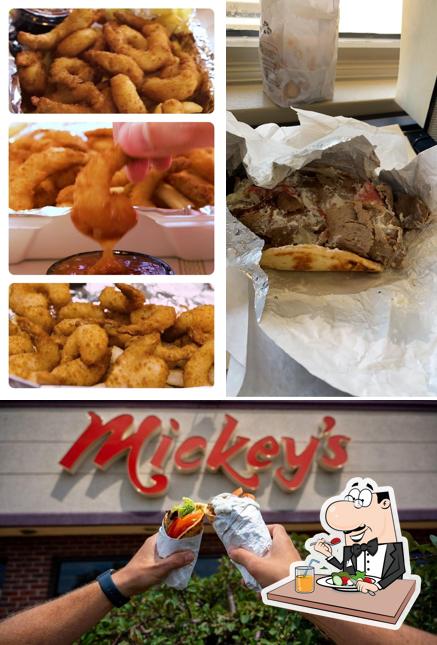 Comida en Mickeys Gyros