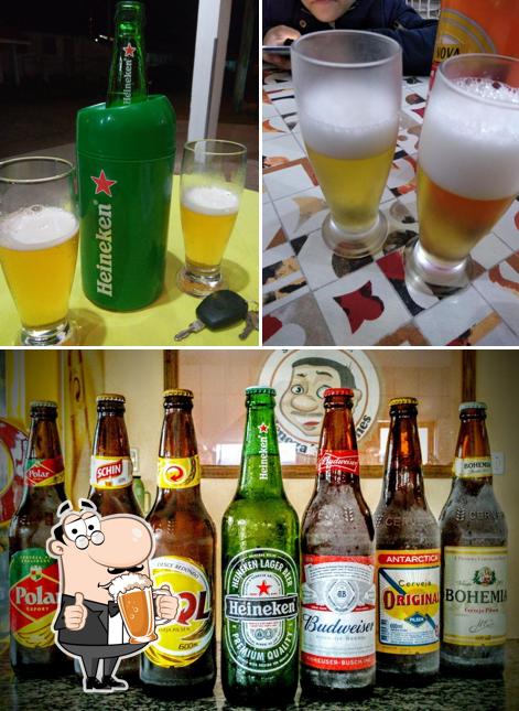 Peça um copo de cerveja leve ou escura