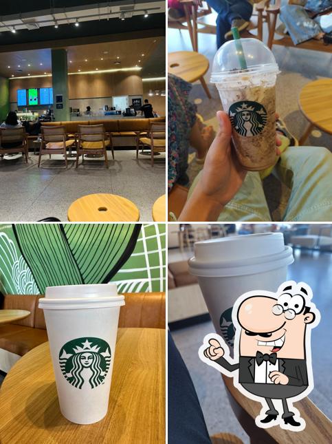 O interior do Starbucks