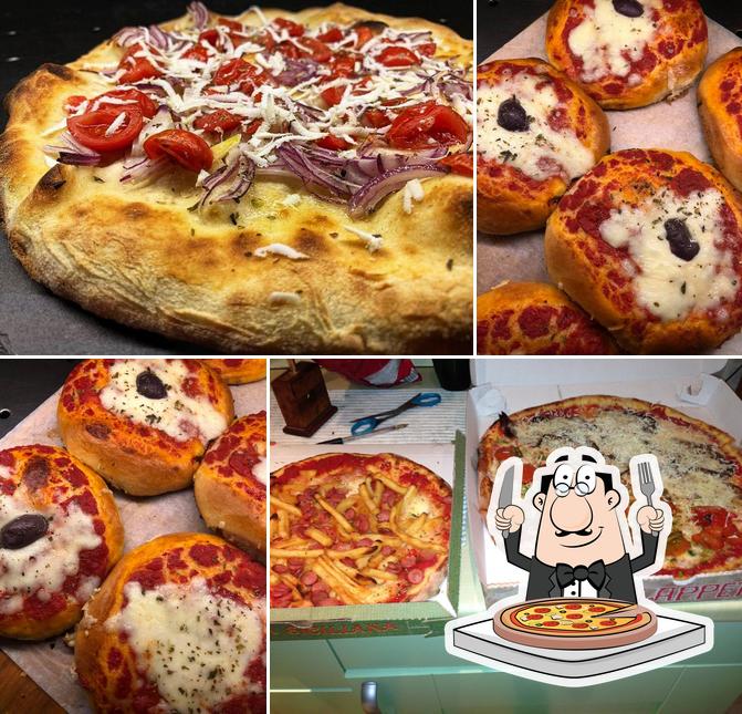 Pick pizza at Pizzeria Raciti