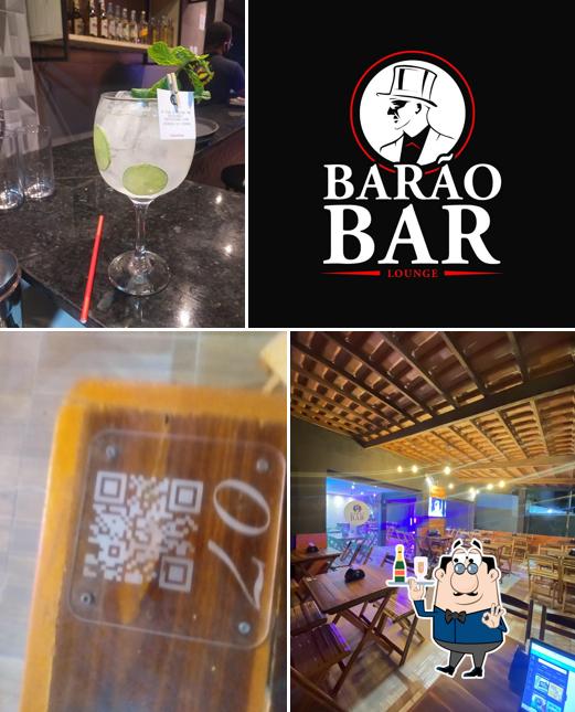 O Barão bar serve álcool