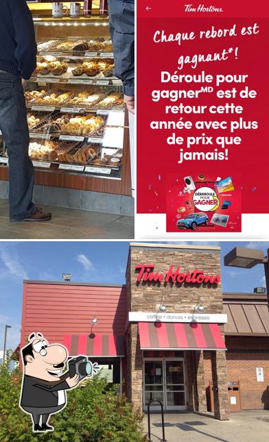 Regarder cette image de Tim Hortons