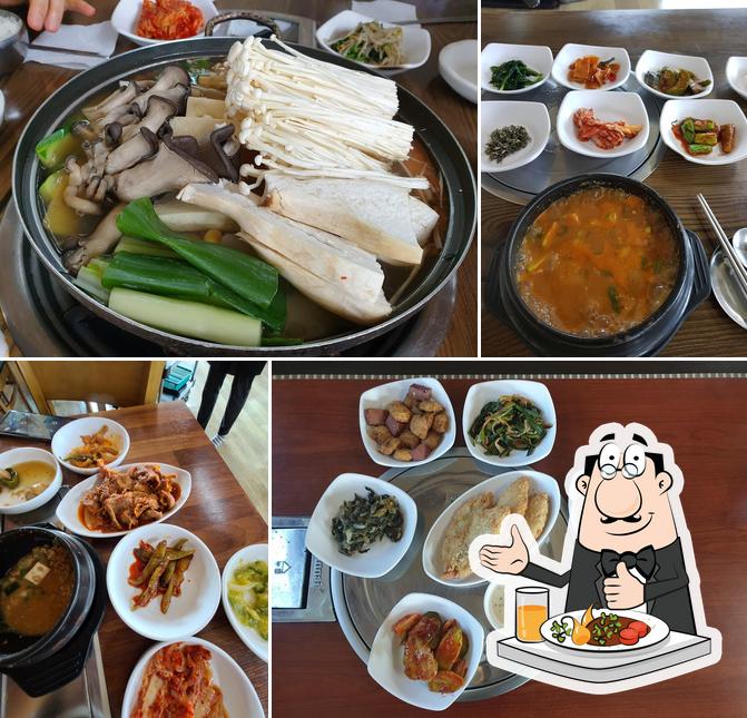 Meals at 동방두부마을