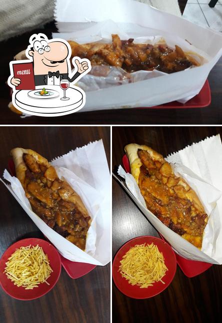 Comida em Melinas Dogs e Spaguetti