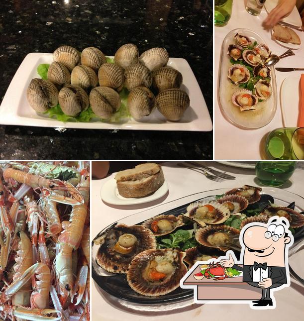 Try out seafood at A Taberna Restaurante