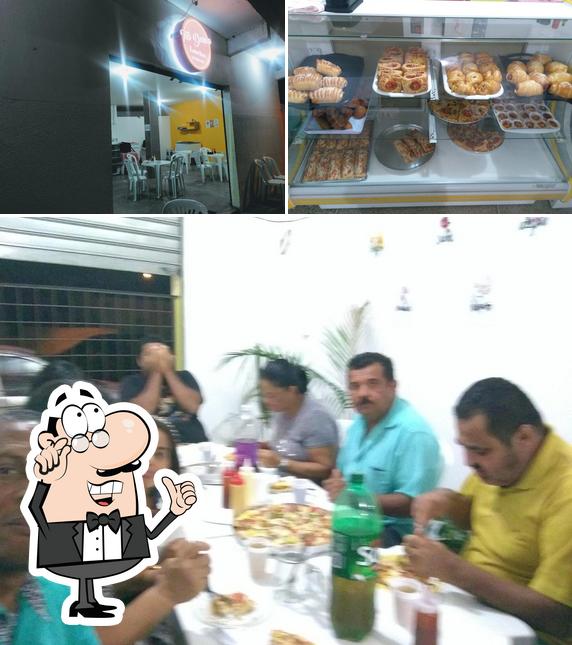 Entre diversos coisas, interior e cidadãos podem ser encontrados no Tia Deuza Pizza e Lanches