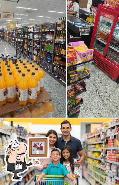 O interior do Lopes Supermercados