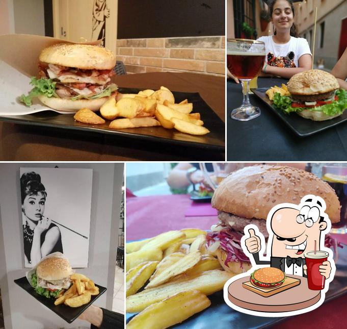 Gli hamburger di Celebrity – Bar Risto Burger potranno soddisfare i gusti di molti