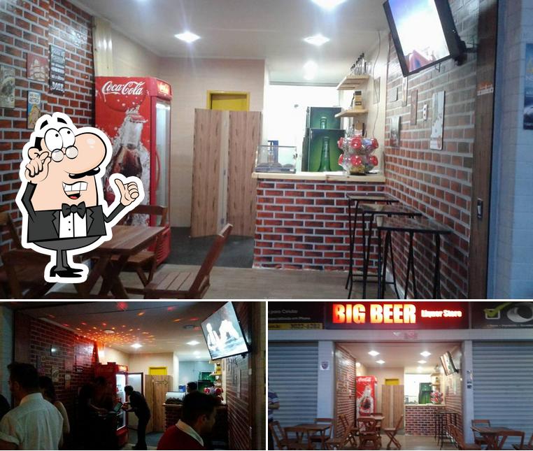 O interior do Big Beer Liquor Store