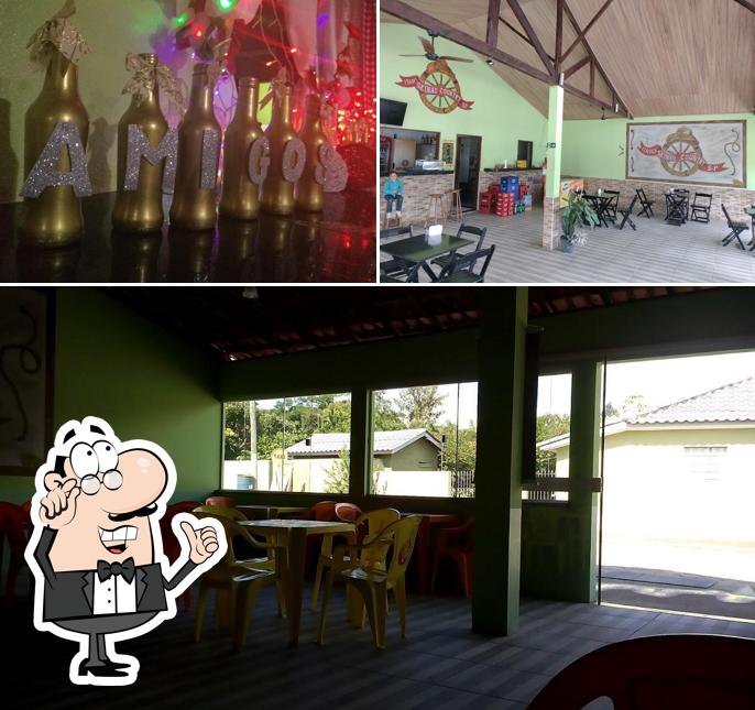 Esta é a imagem apresentando interior e cerveja no Skinão Country