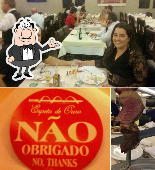 O interior do Churrascaria Espeto de Ouro