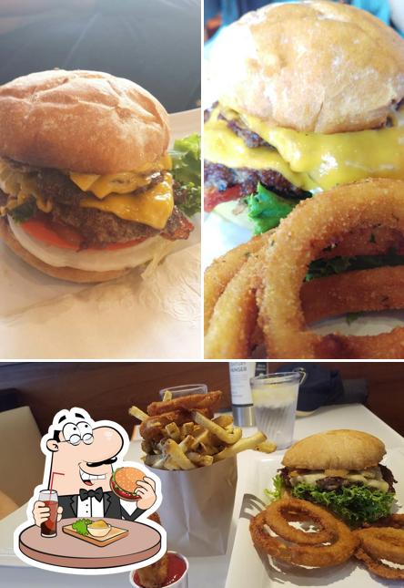 Tómate una hamburguesa en Burger Lounge