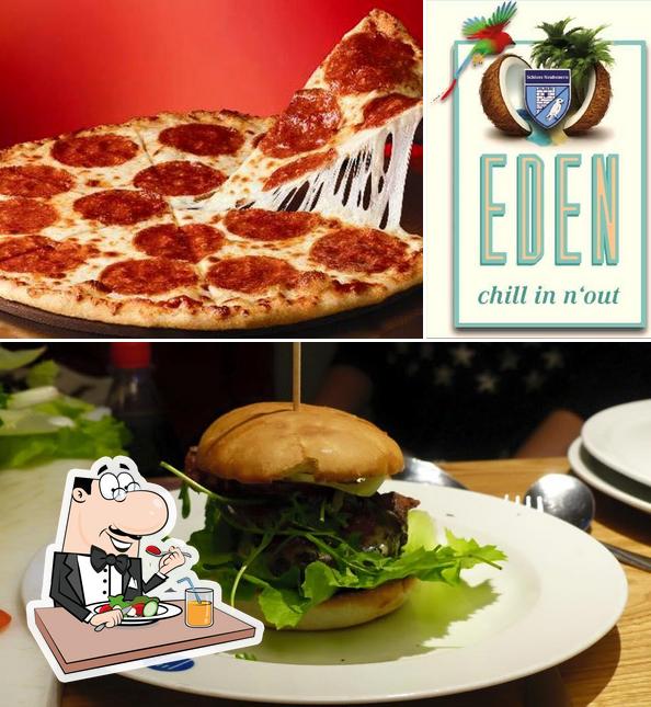 Еда в "Cafe Eden"