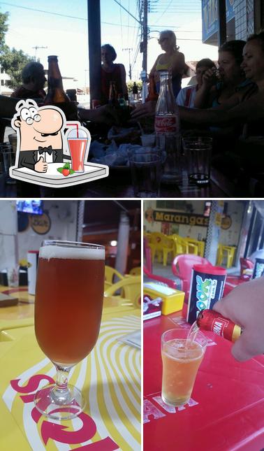 Desfrute de um drinque no Marangas Bar