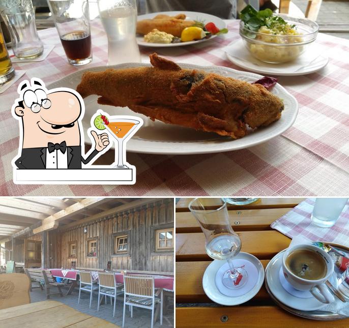 Jetez un coup d’oeil à la photo indiquant la boire et intérieur concernant Fischrestaurant Schloßteichstüberl