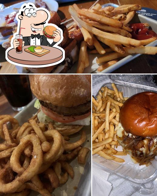 Try out a burger at Fort Washington Public House