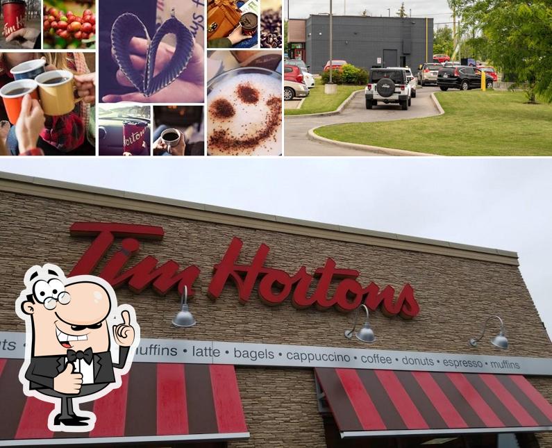 Regarder cette image de Tim Hortons