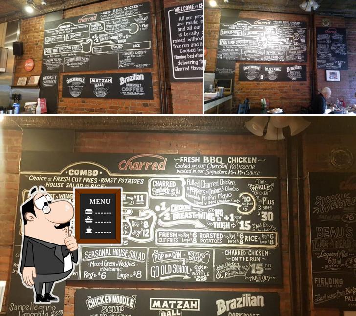 Charred Rotisserie House offre un tableau affichant le menu