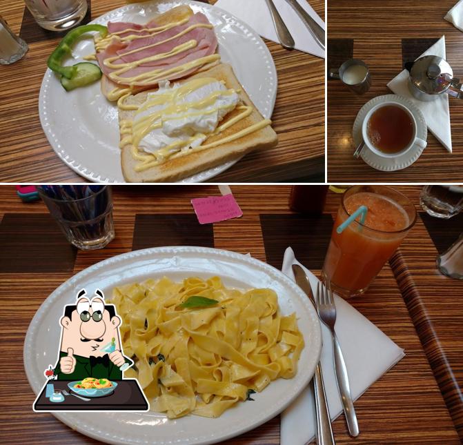 Estas son las fotografías que hay de comida y bebida en La Roma Bella