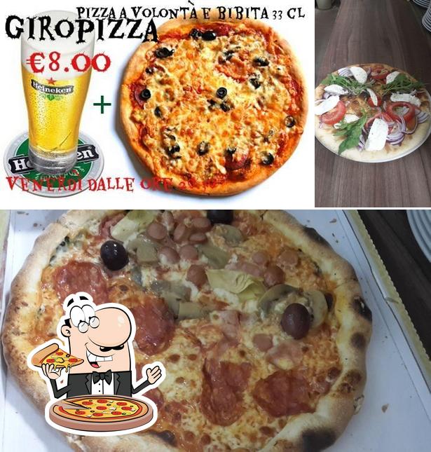 Ordina una pizza a Pizzeria Panineria Bar "Partycolare"