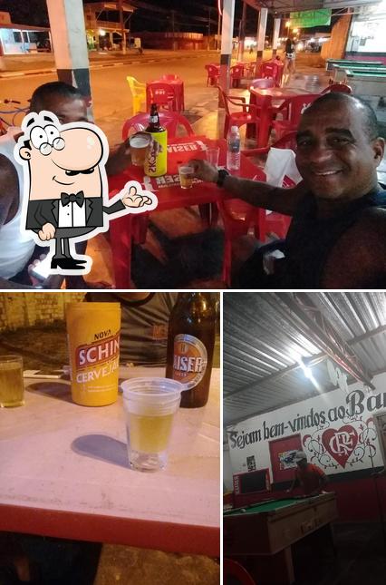 Entre diversos coisas, interior e cerveja podem ser encontrados no Bar do Flamengo