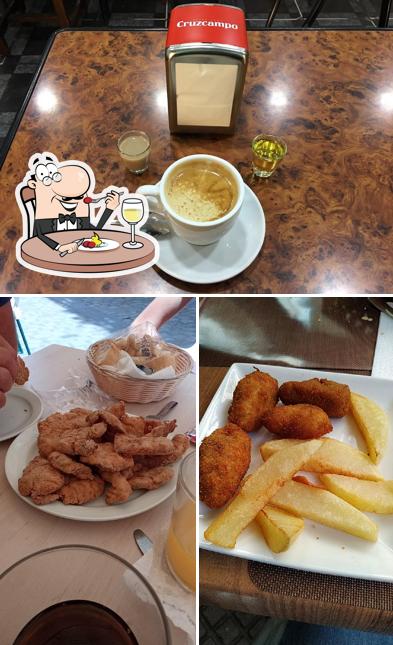Cafe-Bar AL-ANDALUS se distingue por su comida y bebida