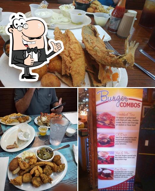 Blackbeard's B & B Bar-B-Que in Albany - Restaurant menu and reviews