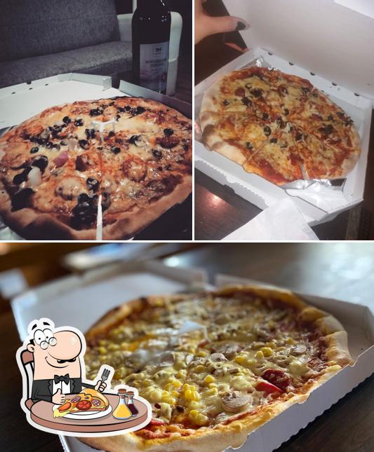 Try out pizza at Pohoda Burger by Tomazzo