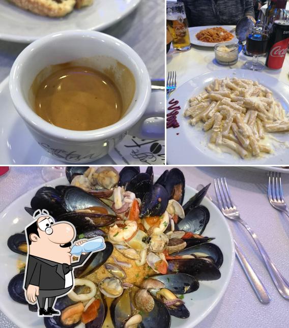 La immagine della bevanda e frutti di mare di Ristorante Pizzeria Il Faro Milano Ca' Granda