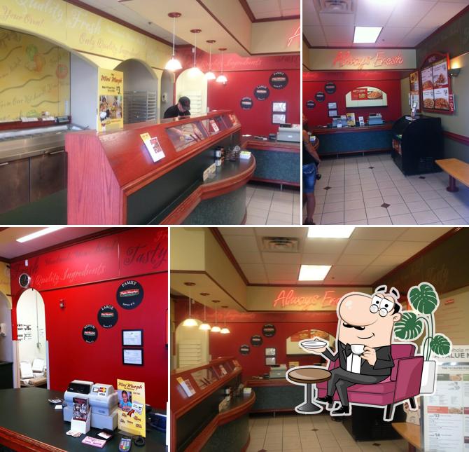 The interior of Papa Murphy's Take 'N' Bake Pizza