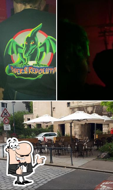 Regarder cette image de The Reddington pub