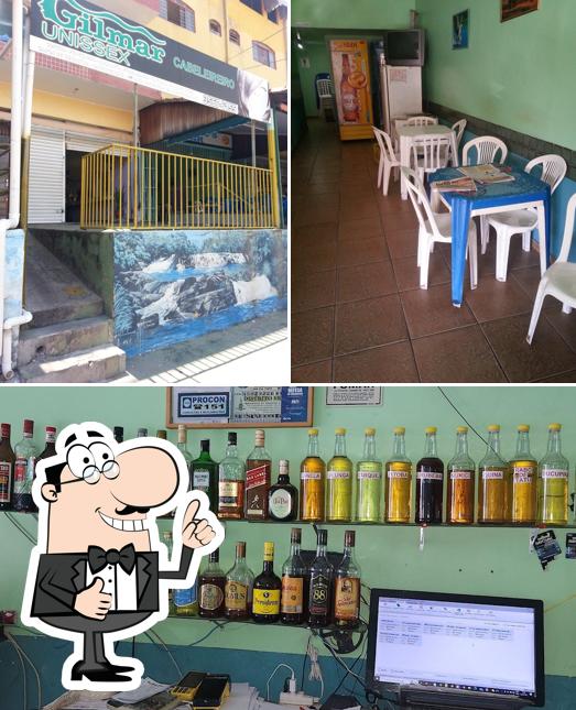 Look at the picture of Ricardo's Bar e Lanchonete