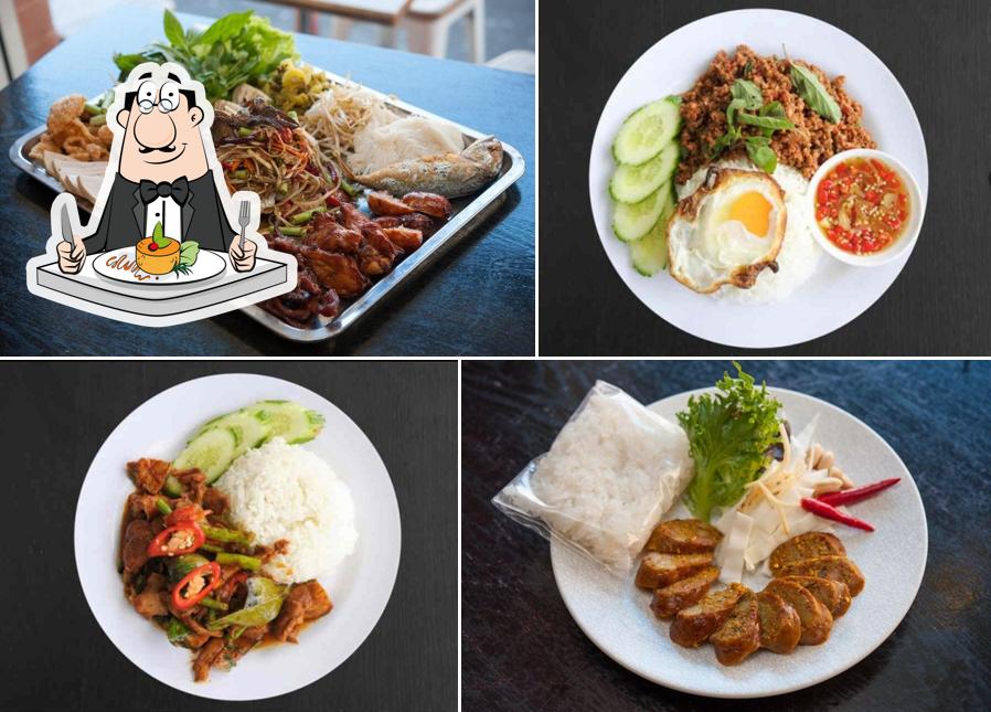 Meals at Do Dee Paidang Thai Noodle Bar