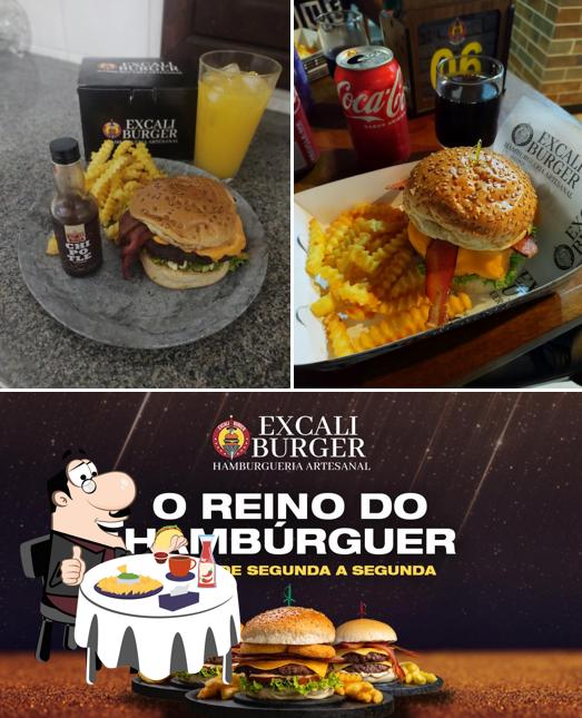 Delicie-se com um hambúrguer no Excaliburger - Betim