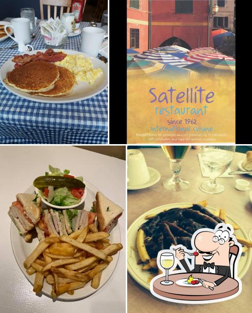 Еда в "Satellite Restaurant"