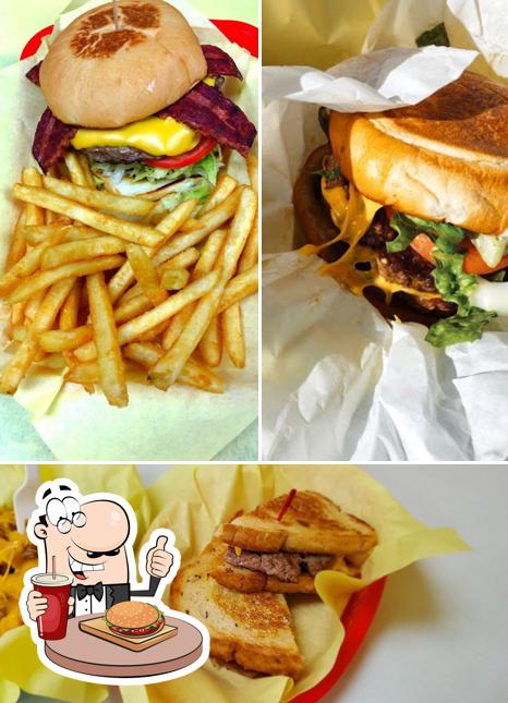 Попробуйте гамбургеры в "San Antonio Burger"