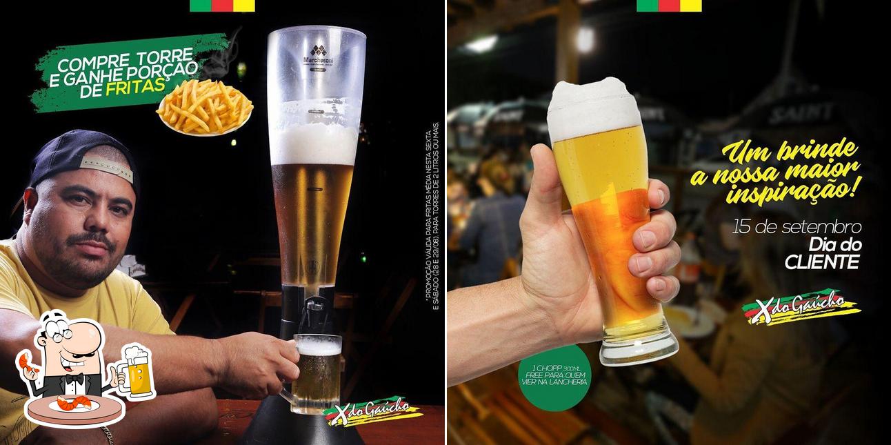 Desfute uma tulipa de cerveja leve ou escura