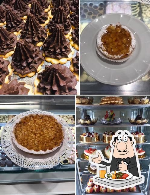 Platti al Pasticceria Santetti