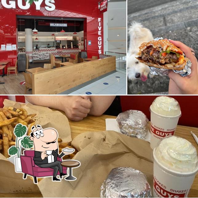 L'intérieur de Five Guys