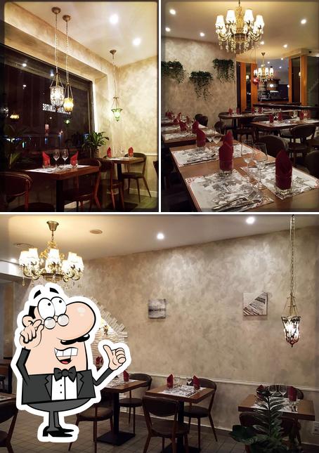 The interior of Restaurant "Chez mon vieil ami chinois"