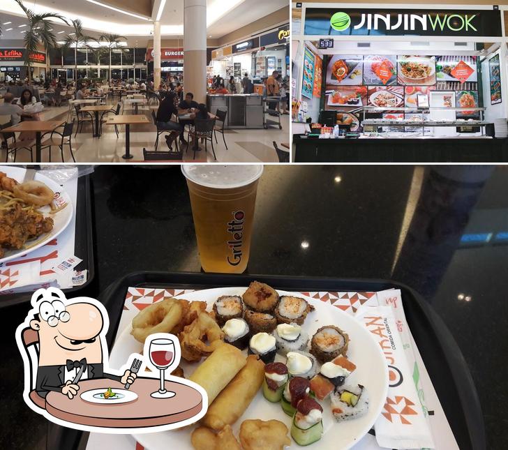A imagem do Jin Jin Wok’s comida e interior