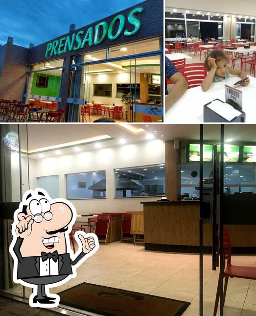 O interior do Prensados Lanches