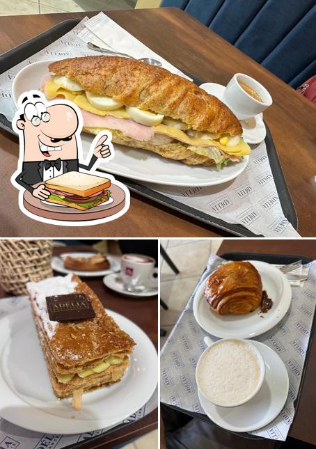 Sanduíches de queijo grelhado em Adélia Boulangerie Barão Geraldo