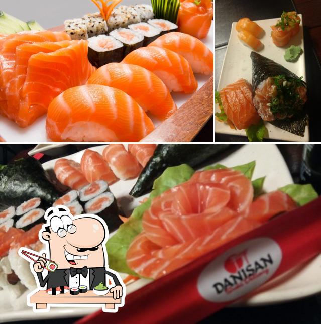 Rolos de sushi são servidos no Danisan Sushi Delivery SJC