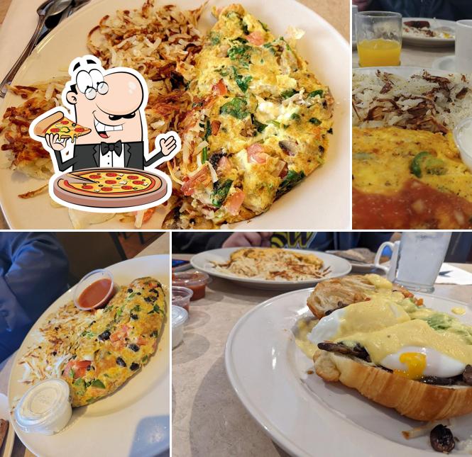 Try out pizza at Elly's Brunch & Cafe (Mundelein)