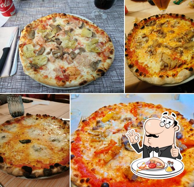 Scegli una pizza a Pizzeria Al Rustico