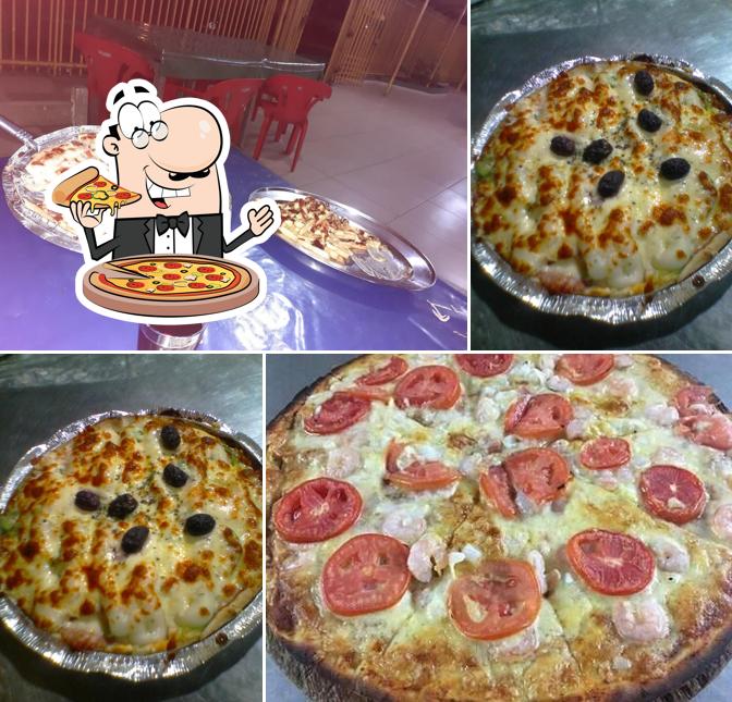 Escolha pizza no Trailer do Torres Pizzaria